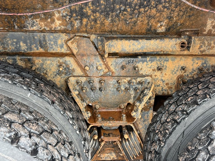 #1052-•-2007-international-7600sfa-tri-axle-dump-truck-image-49