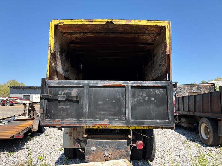 2005-international-durastar-4400-image-4