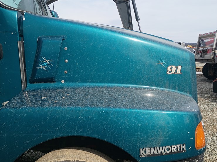 2002-kenworth-t600-image-14