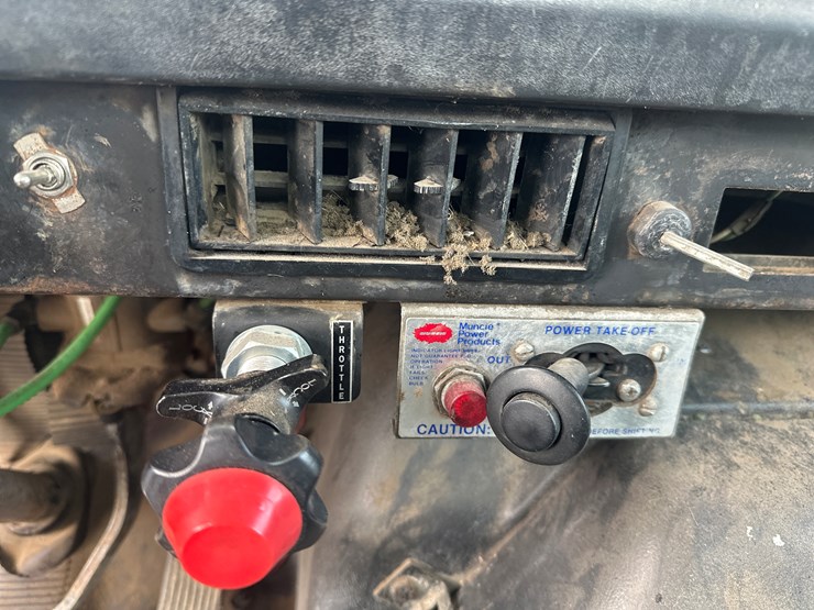 1995-international-8100-image-58