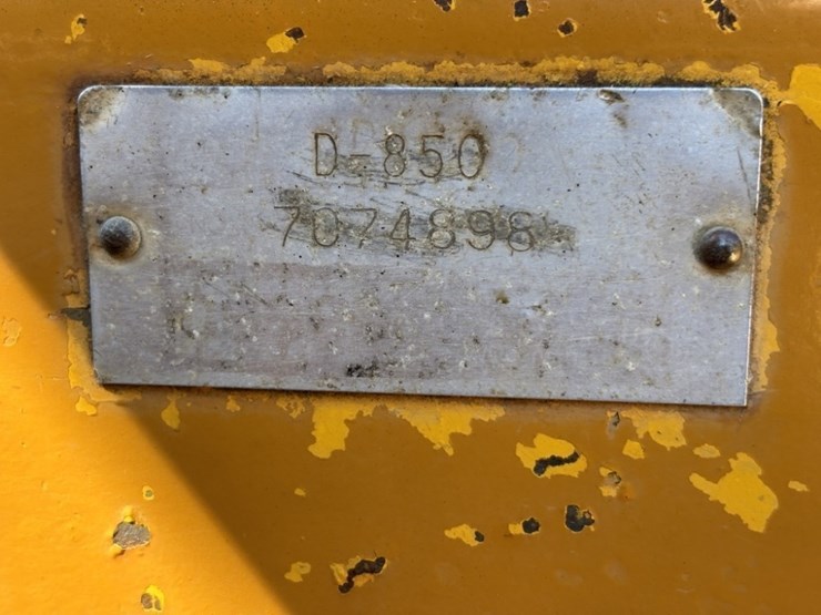 1973-case-850-image-25