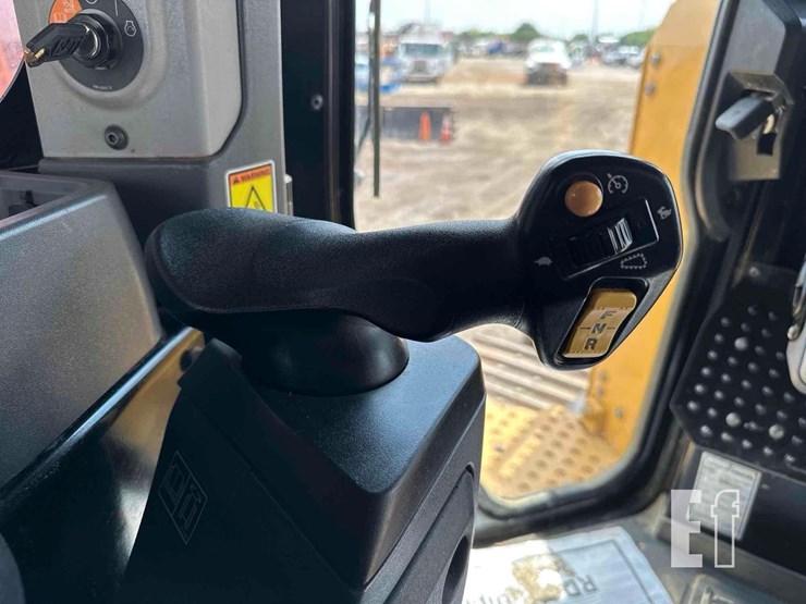 2020-caterpillar-d6-xe-lgp-image-22