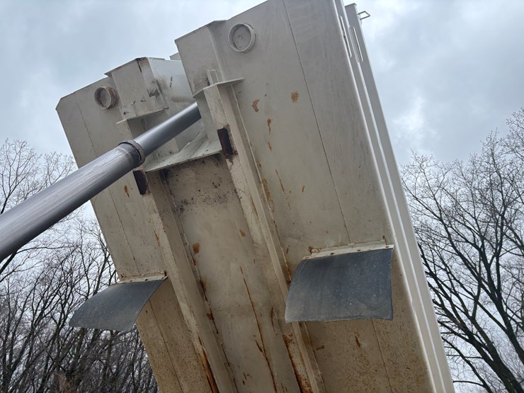 1997-ford-lt8000-image-67