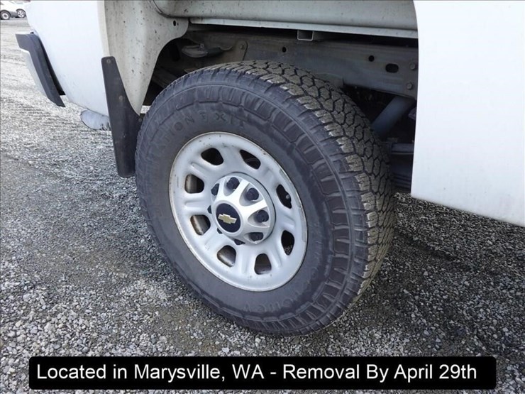 2014-chevrolet-3500-image-23