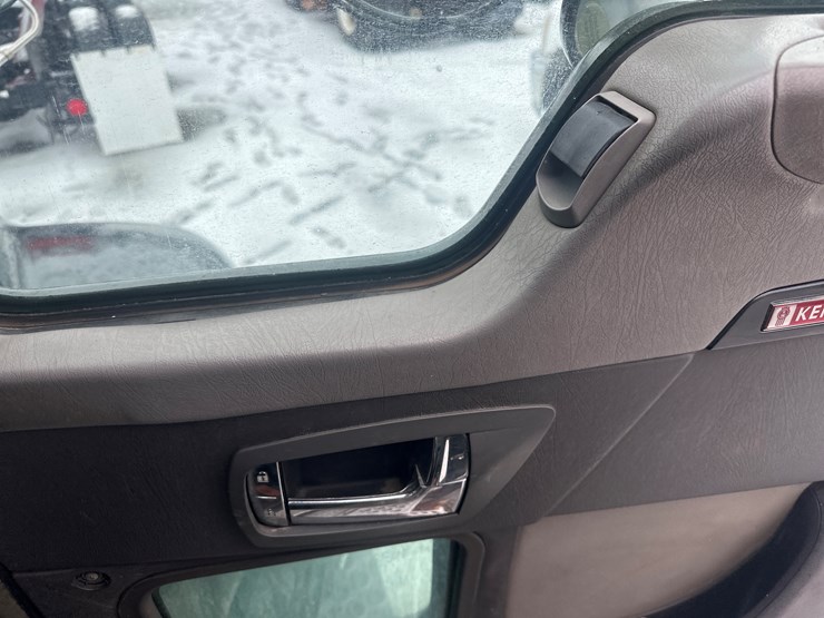 2008-kenworth-t370-image-29