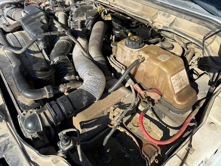 2012-ford-f550-xl-image-13