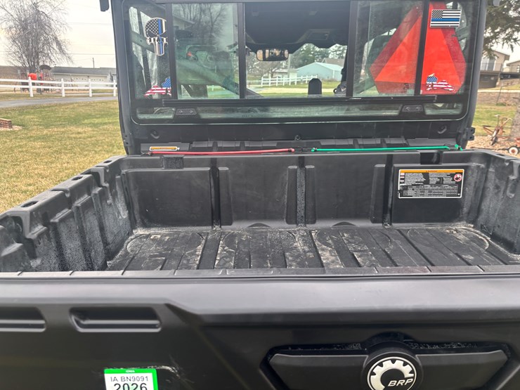 #2311-•-2023-can-am-hd-9-defender-xt-4x4-utv-image-12