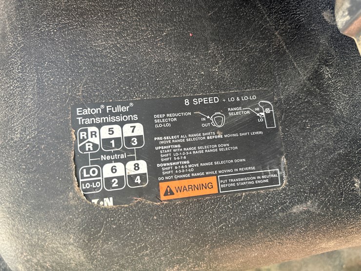 2012-international-7600-image-32