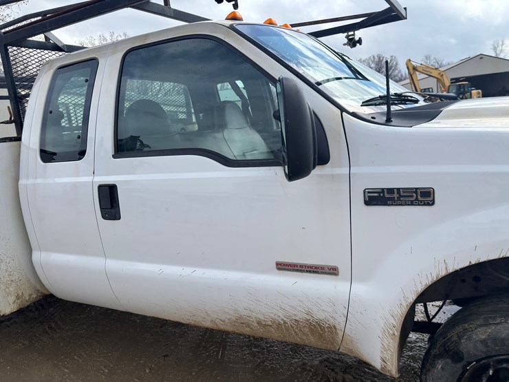 2004-ford-f450-image-16