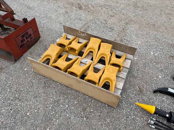 caterpillar-10-image-2