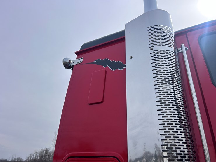 #1009-•-2012-western-star-conventional-4-sleeper-cab-truck-tractor-image-24