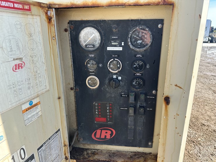 #60115-•-ingersoll-rand-1070-towable-air-compressor-image-59