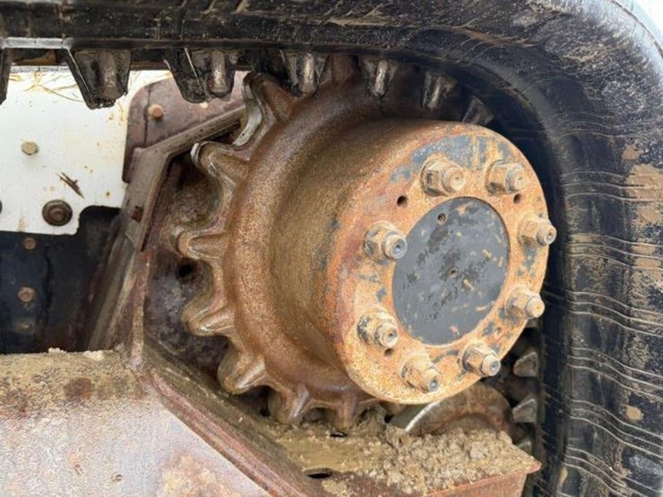 2016-bobcat-t750-image-34