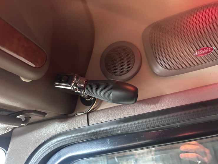 2007-peterbilt-379-image-89