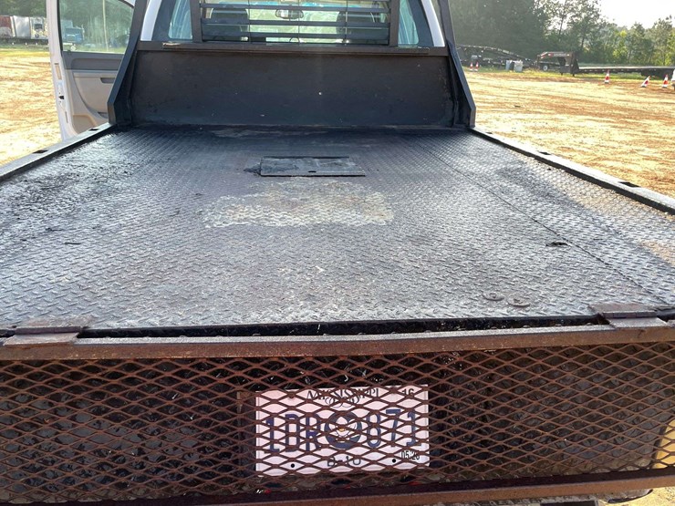 2013-gmc-sierra-2500-image-15