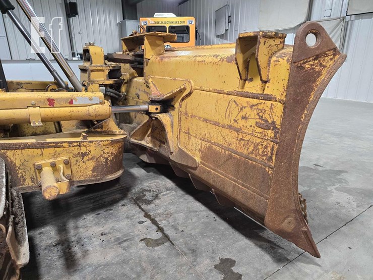 2011-caterpillar-d6t-xw-image-11