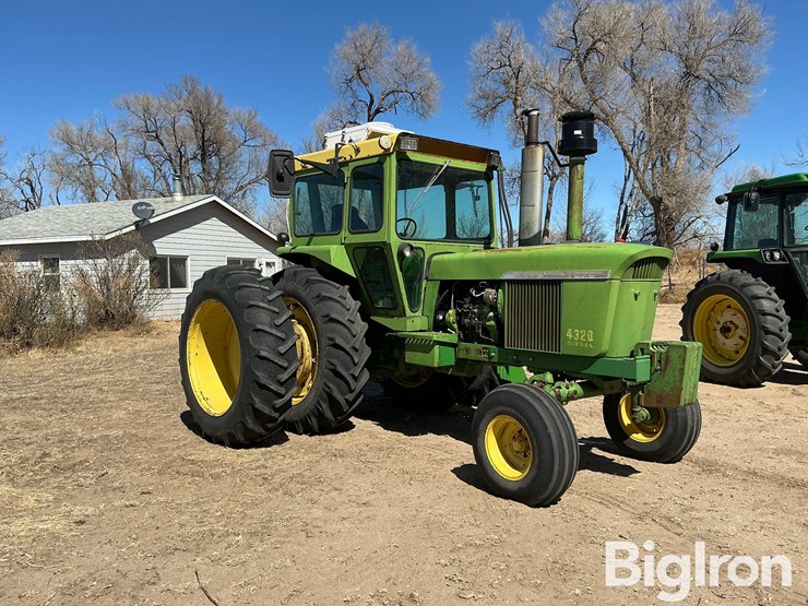 1972-john-deere-4320-image-3