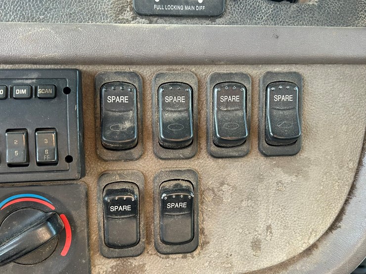 peterbilt-365-image-98