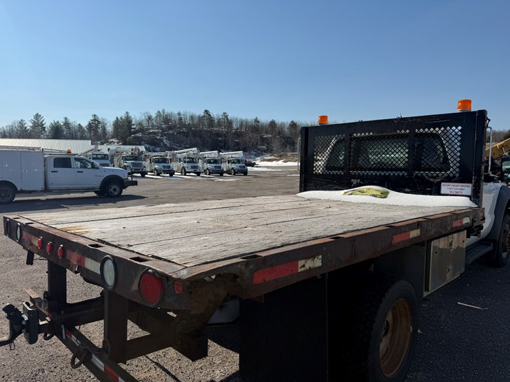 2011-ford-f550-xl-image-17