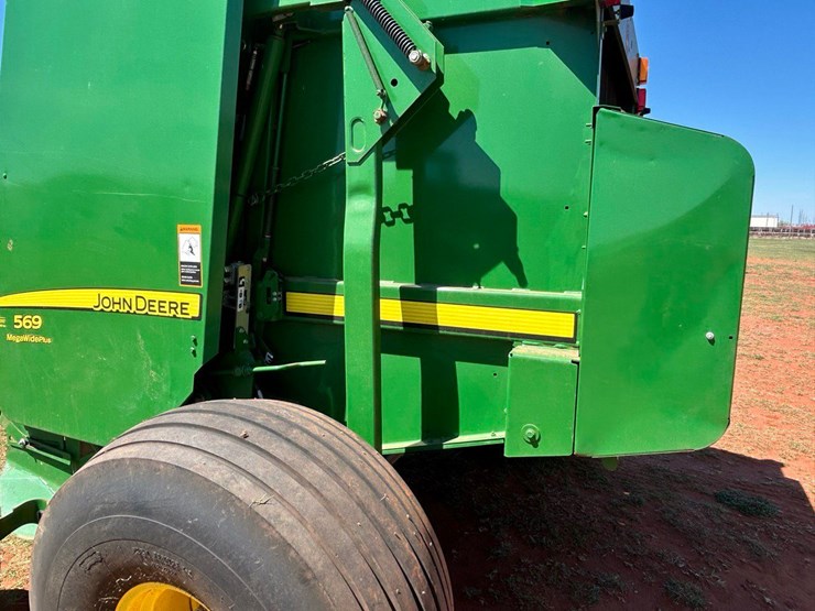 john-deere-569-image-10