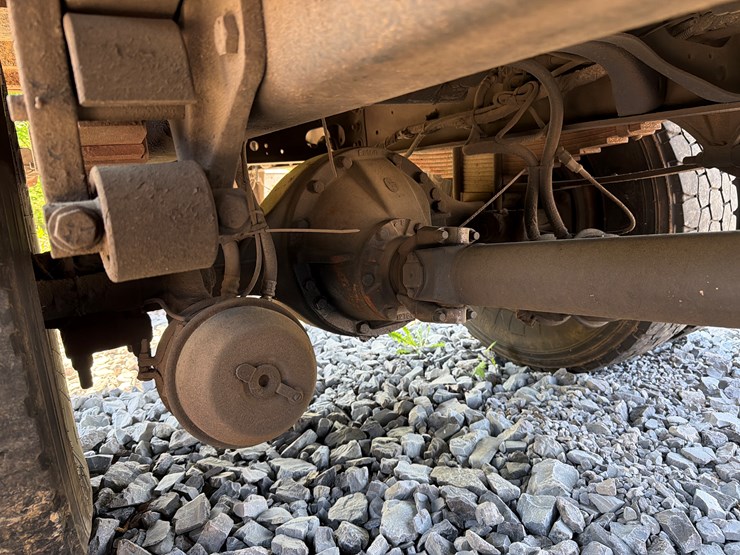 2005-international-durastar-4400-image-23