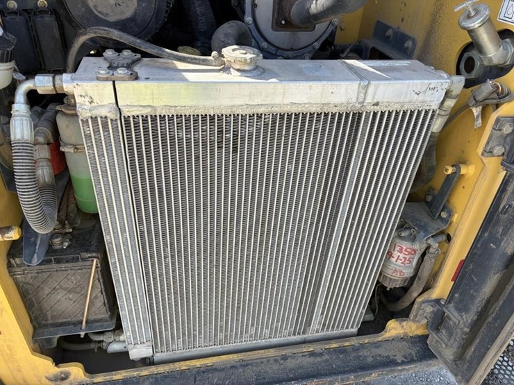 2018-yanmar-s220r-image-26