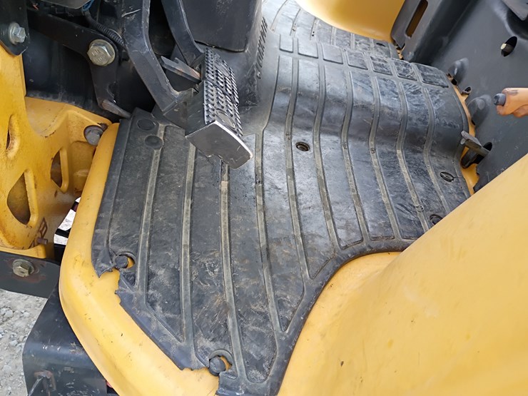 john-deere-110-image-23