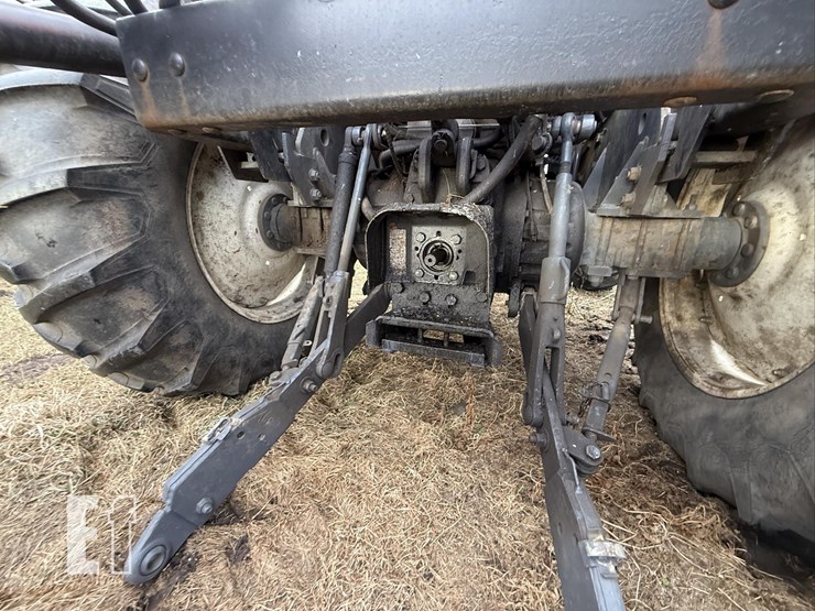 new-holland-tv140-image-13