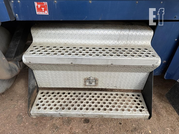 2005-kenworth-w900-image-32