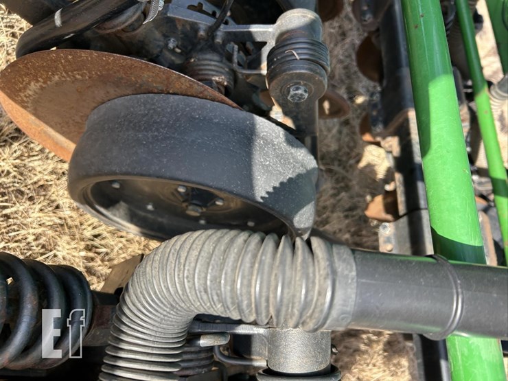 2004-john-deere-1590-image-15