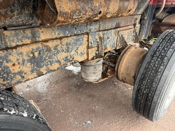 #1052-•-2007-international-7600sfa-tri-axle-dump-truck-image-56