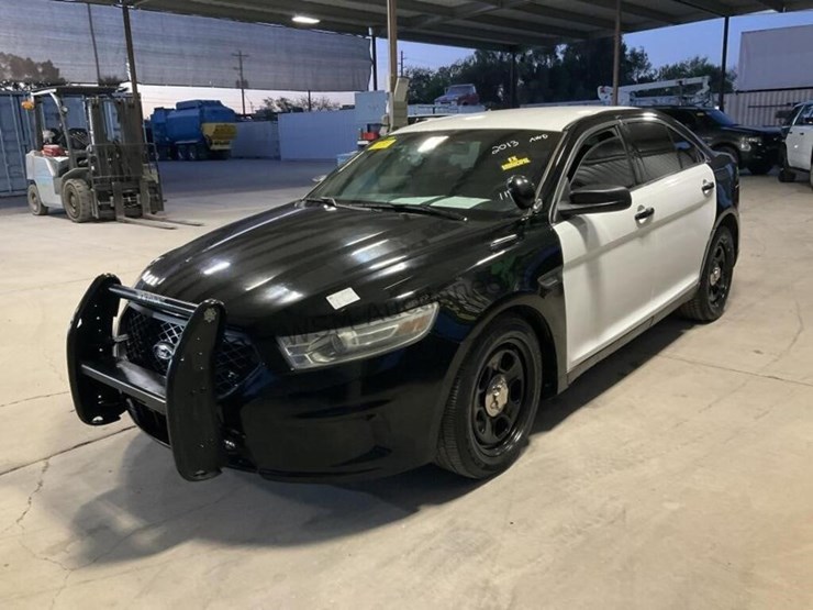 2013-ford-taurus-sdn-image-4