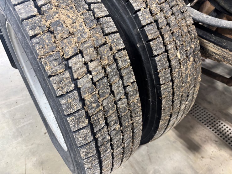 2022-ford-f550-sd-image-92