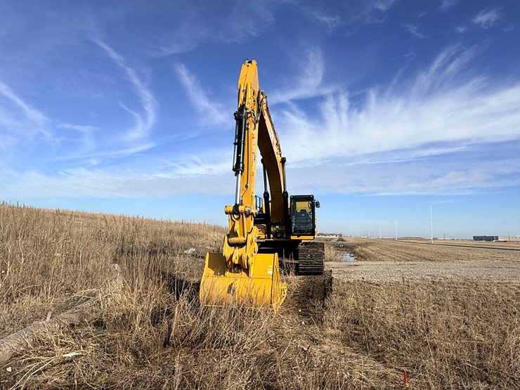 #1968-•-caterpillar-excavator-image-5