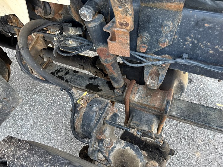 2010-international-7400-image-16