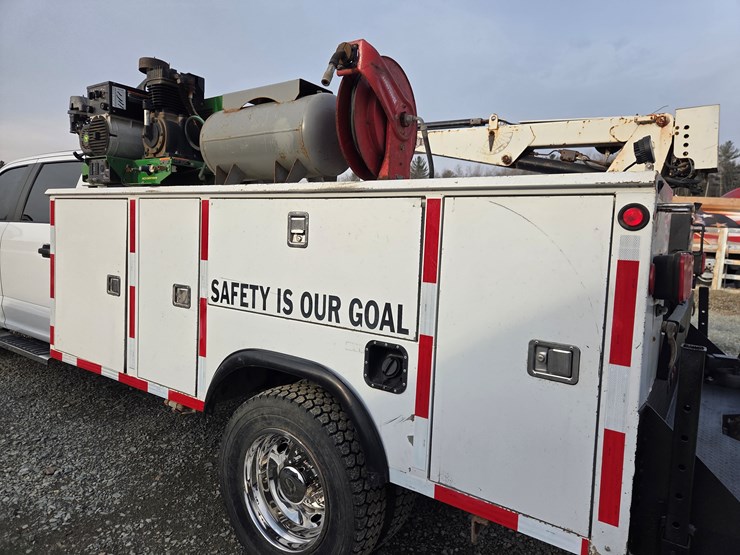 2018-ford-f550-xl-image-24