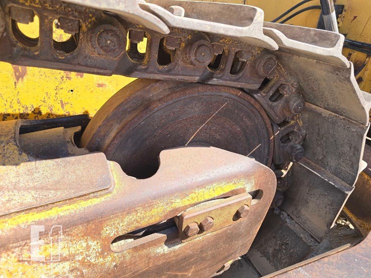 2008-deere-750j-image-31