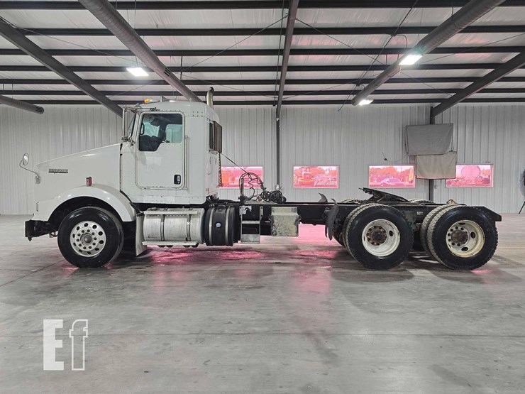 2012-kenworth-t800-image-5