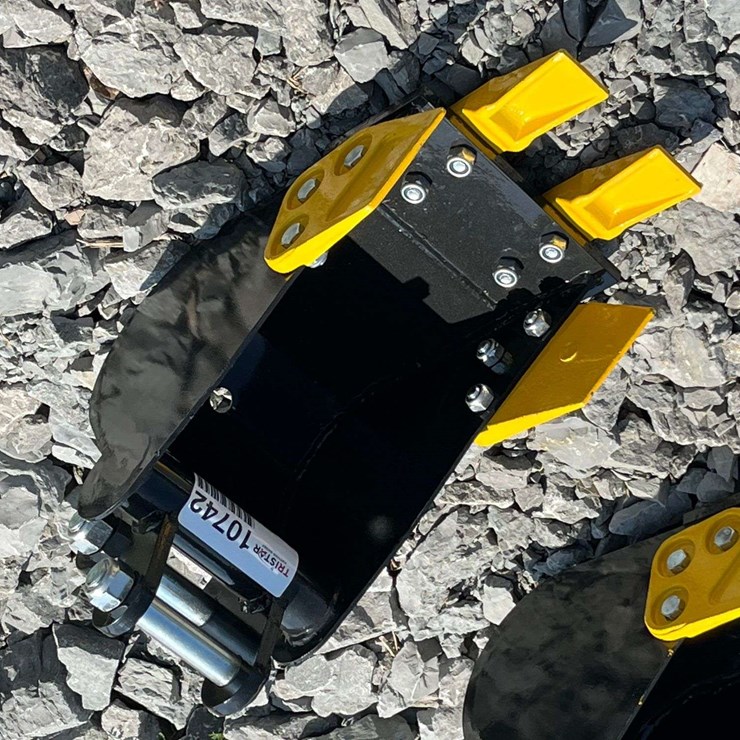 Unused 2026 CE 8" Toothed Bucket