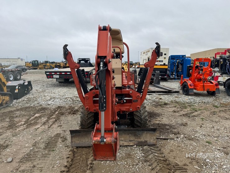 2017-ditch-witch-rt45-image-2