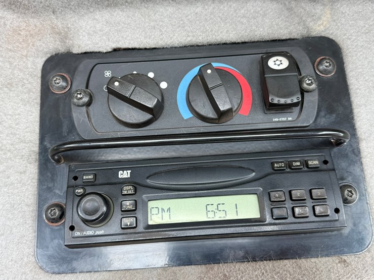 caterpillar-160m-image-109