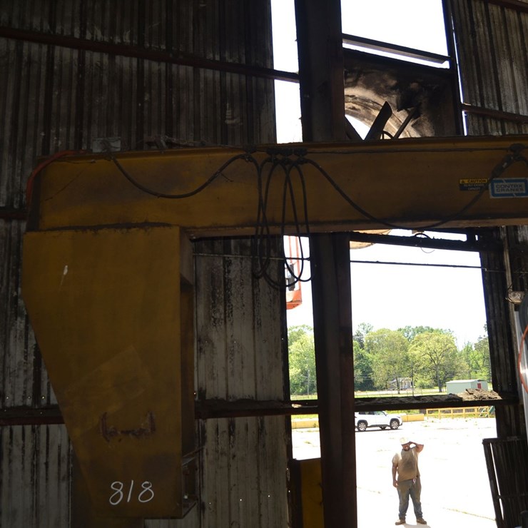 CONTRAX 2 TON CRANE W/ ELECTRIC CHAIN HOIST
