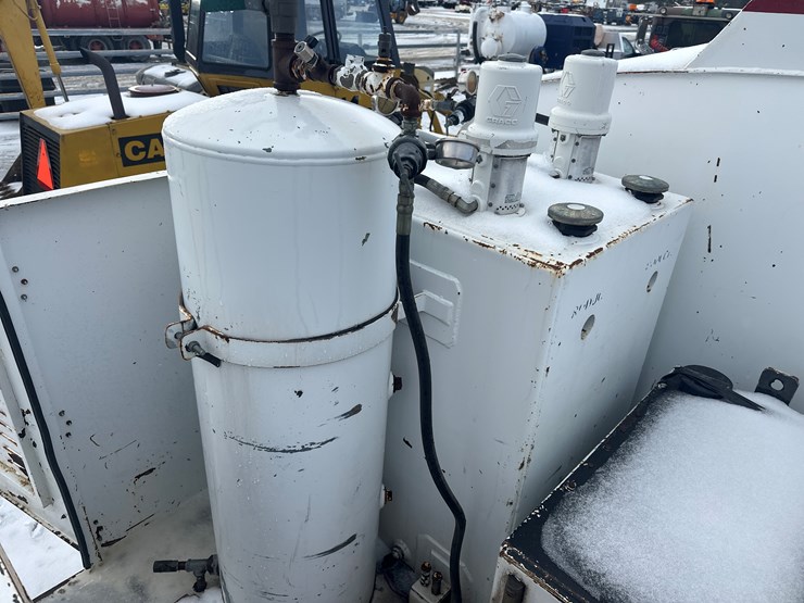 1995-international-8100-image-44