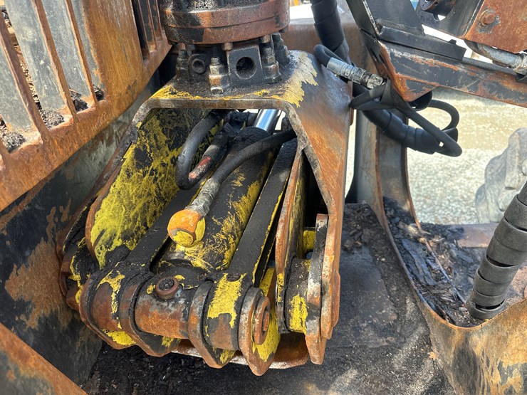 deere-1110e-image-53