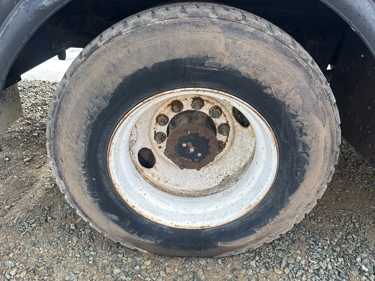 1995-international-8100-image-79