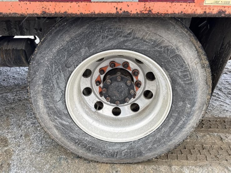 2016-massey-ferguson-8-image-48