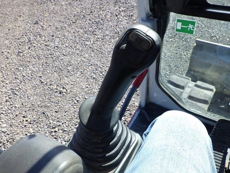 takeuchi-tb260-image-41