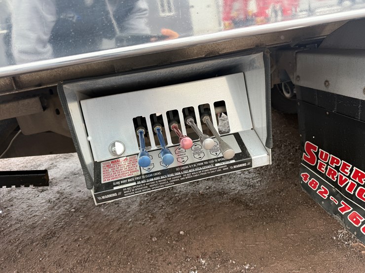 2018-ford-f650-image-26