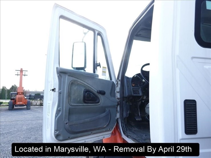 2005-international-7600-image-33