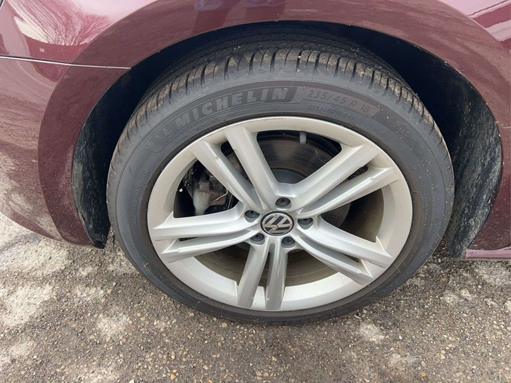 2014-volkswagen-passat-tdi-image-15